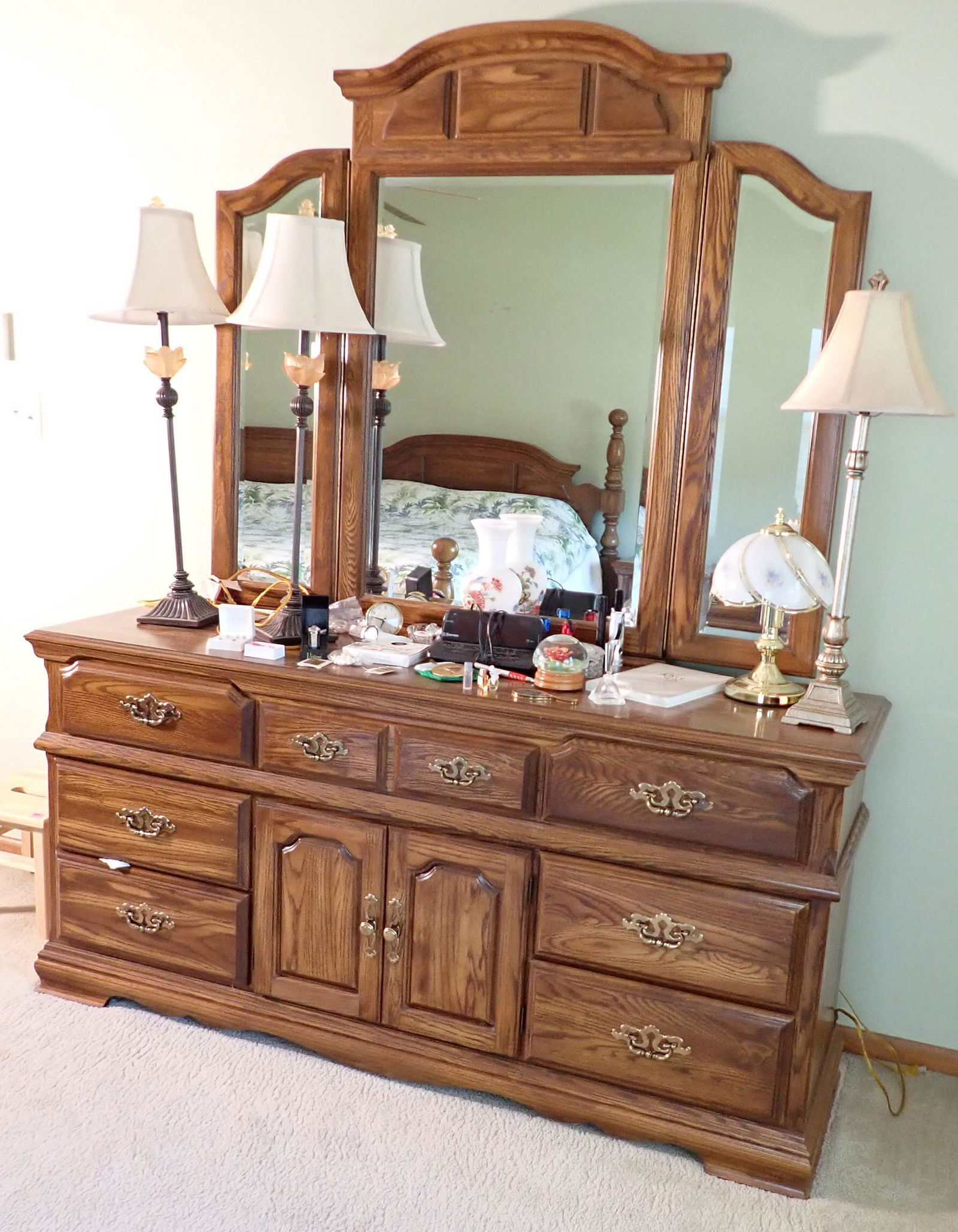 Cochrane 5 pc Bedroom Set: Bed is a queen. Bring strong help to remove from second floor. Does not include items on dresser. Pick up after 1pm only. No shipping. Includes mattress and boxspring
