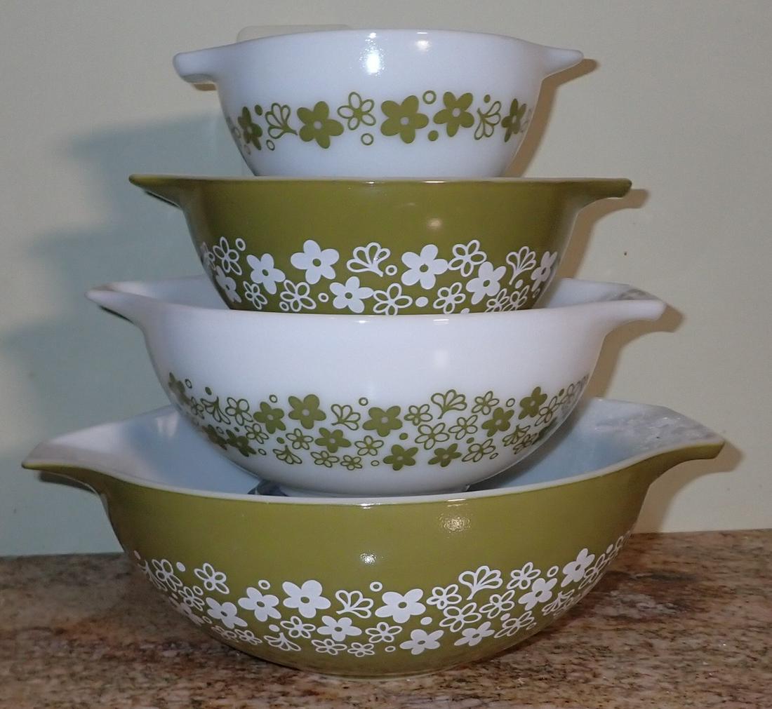 Set of Pyrex Cinderella Bowls (1 of 3)