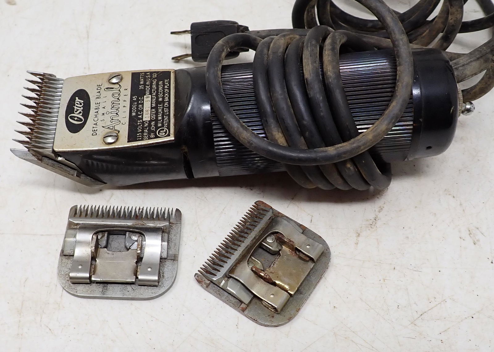 Oster A5 Small Animal Clippers (1 of 2)