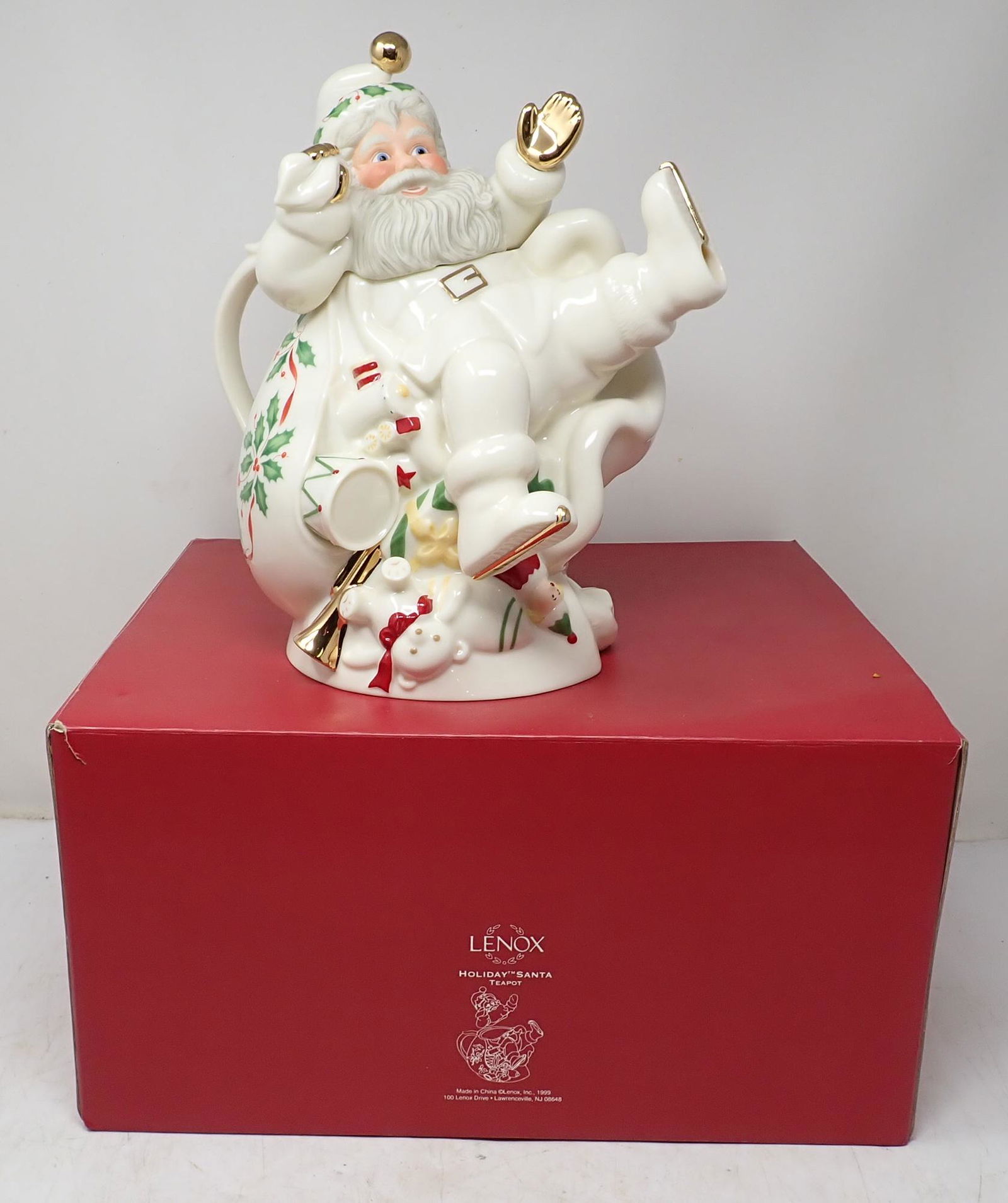 Lenox Holiday Santa Teapot: w/ original box