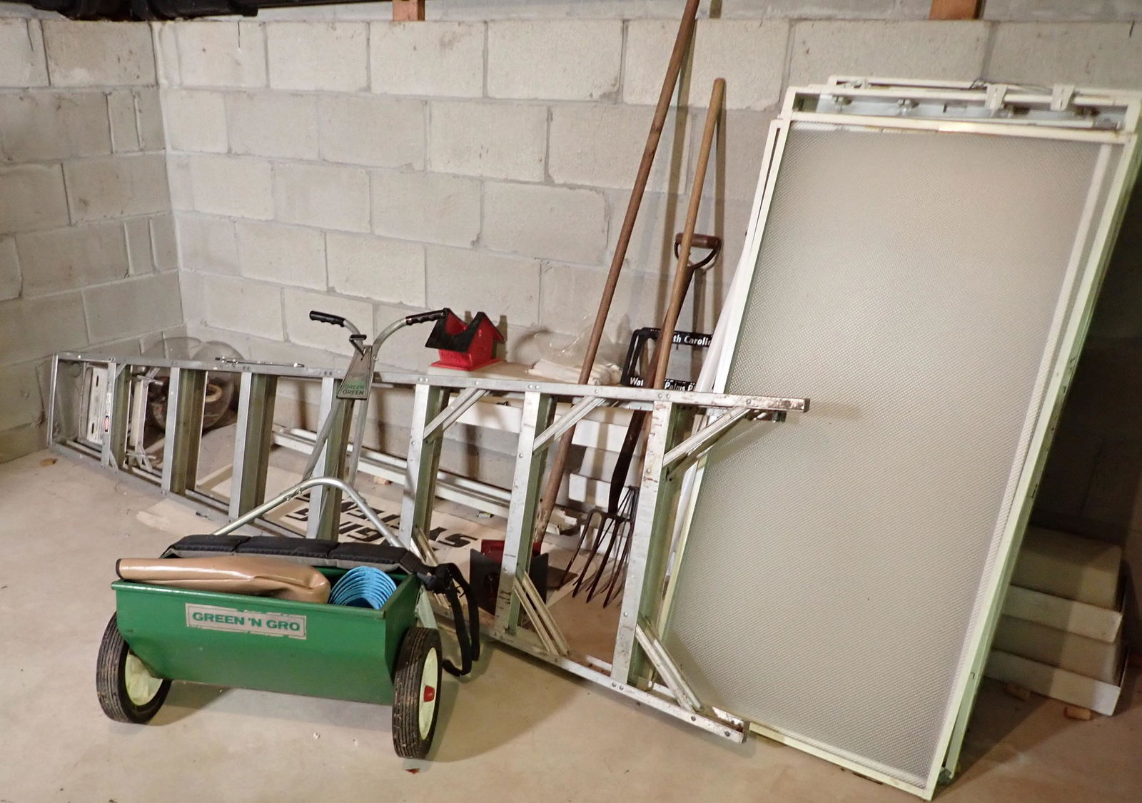 8' Aluminum Step Ladder Spreader Garden Tools (1 of 3)