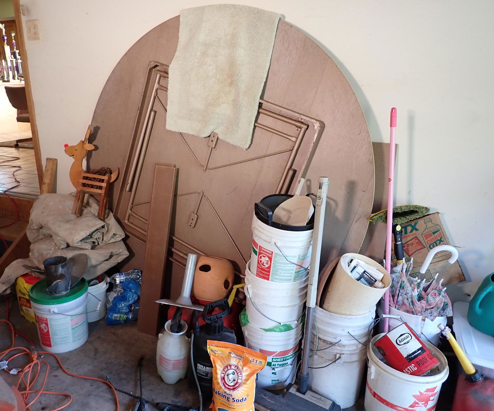 Folding Round Table and Misc Wall Contents (1 of 6)