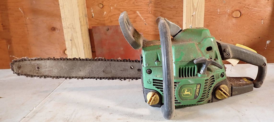 John Deere J3816 Chainsaw w/ 16" Bar (0060) on Oct 09, 2022 M.J