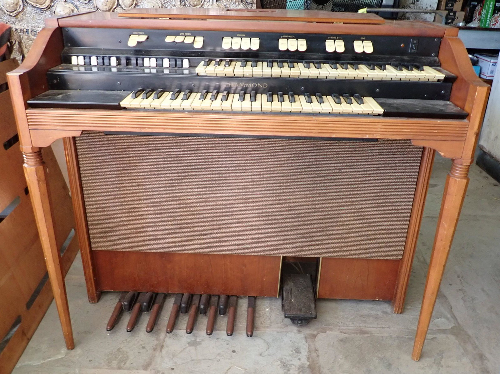 Hammond L100 Series Organ: Approx 24" x 43 1/2" x 36 1/4" tall. NO SHIPPING! Bring help to remove. Buyer must pick up and have removed by 2pm.