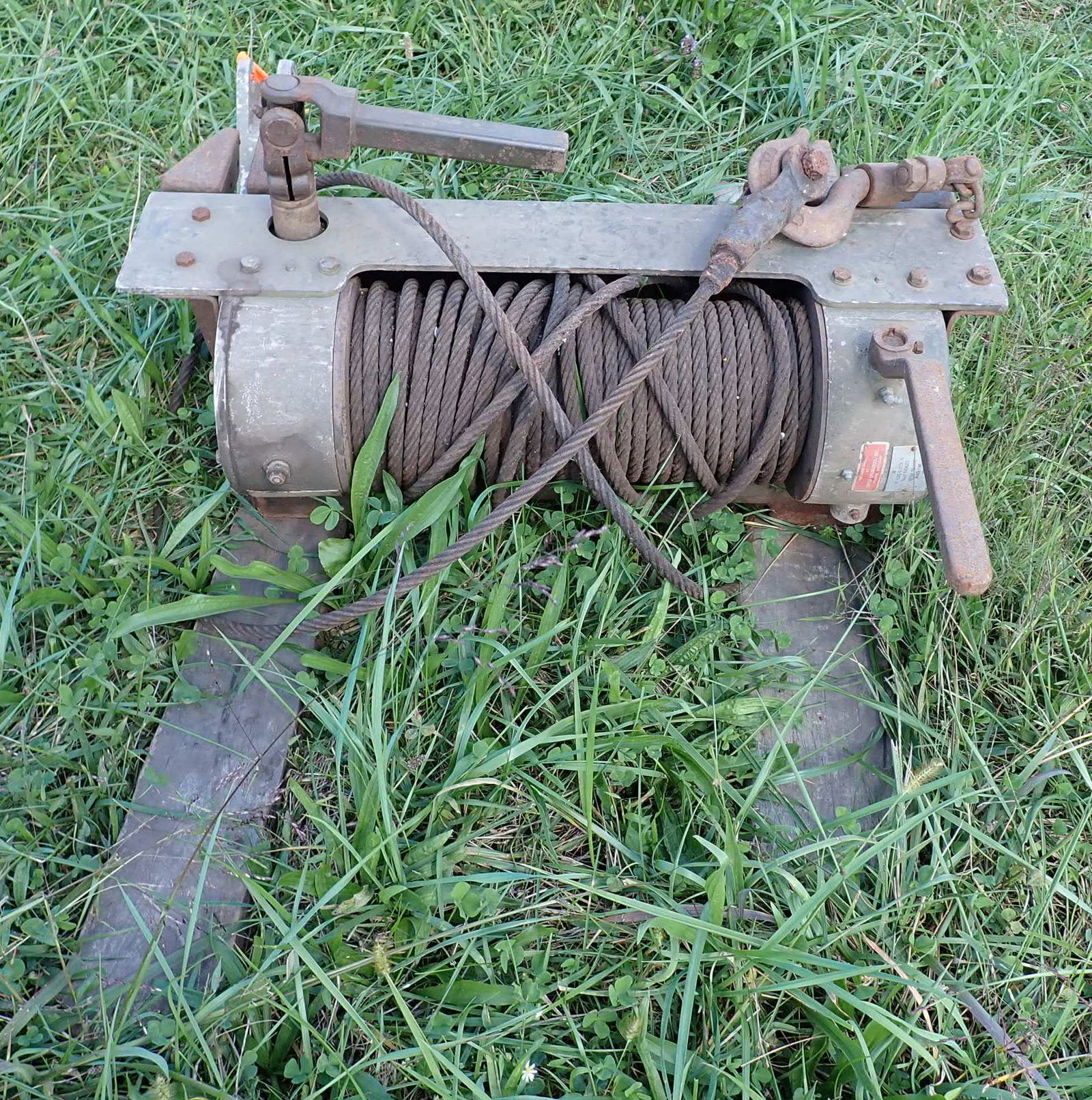 United Engineering Winch w/ 1/2" Cable (1 of 4)