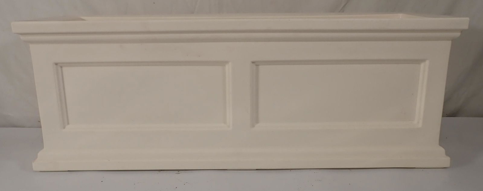 Madison Polyethylene Wall Box Planter (1 of 3)