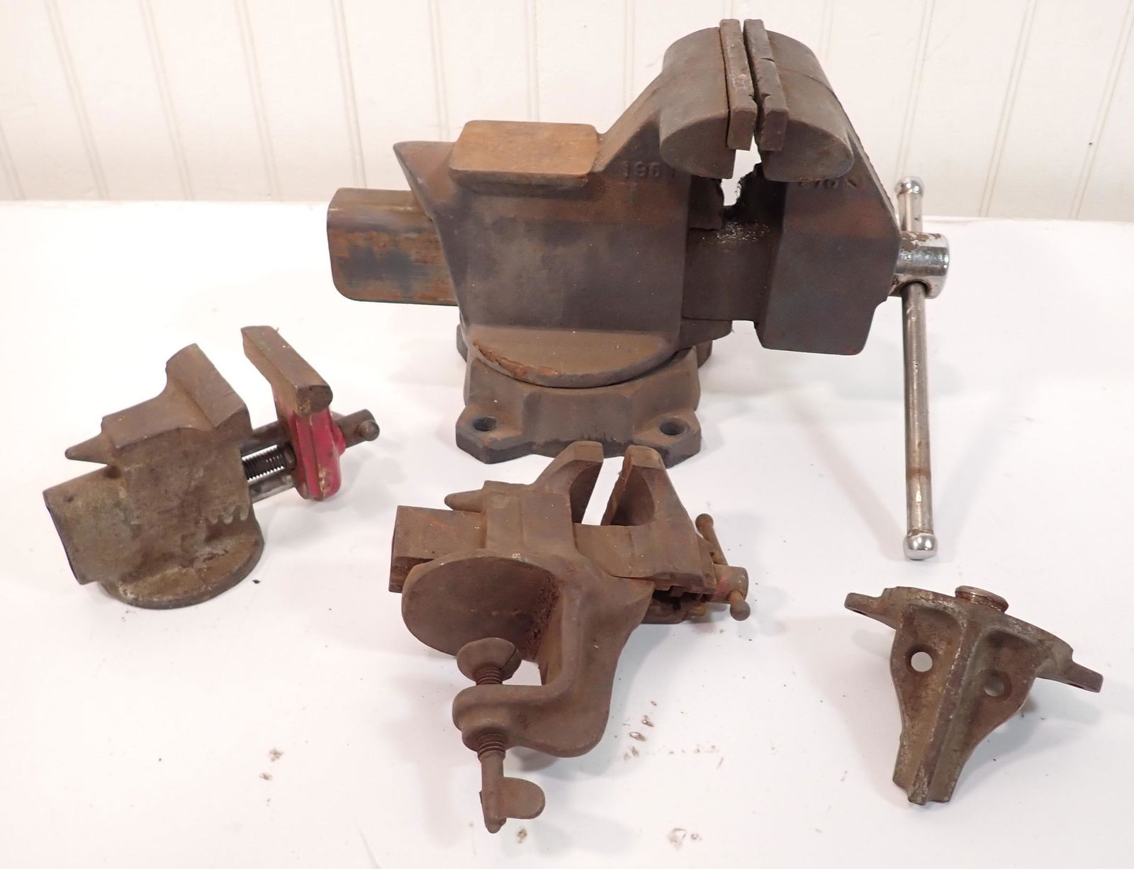 Craftsman Swivel Vise & 2 Clamp on Vises (1 of 4)