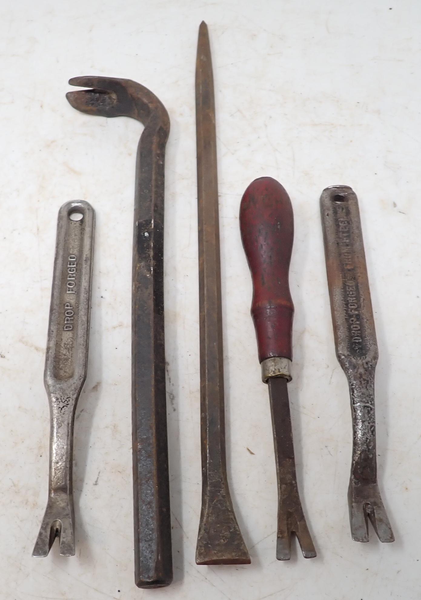 Nail Pullers & Pry Bar (1 of 1)