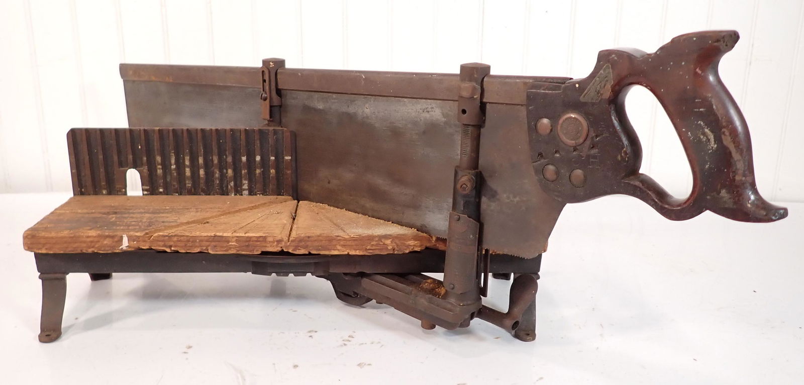 Cast Iron Miter Box w/ Disston Saw (1 of 5)