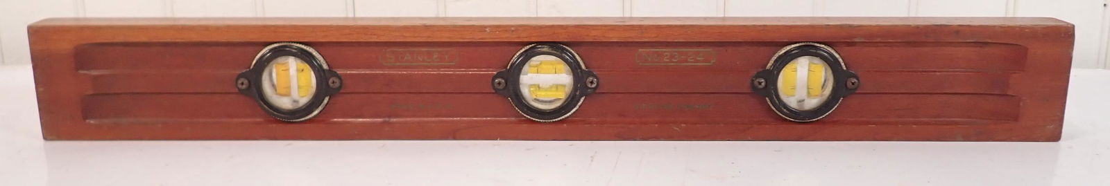 Stanley No. 23 Cherry Wooden Level (1 of 4)