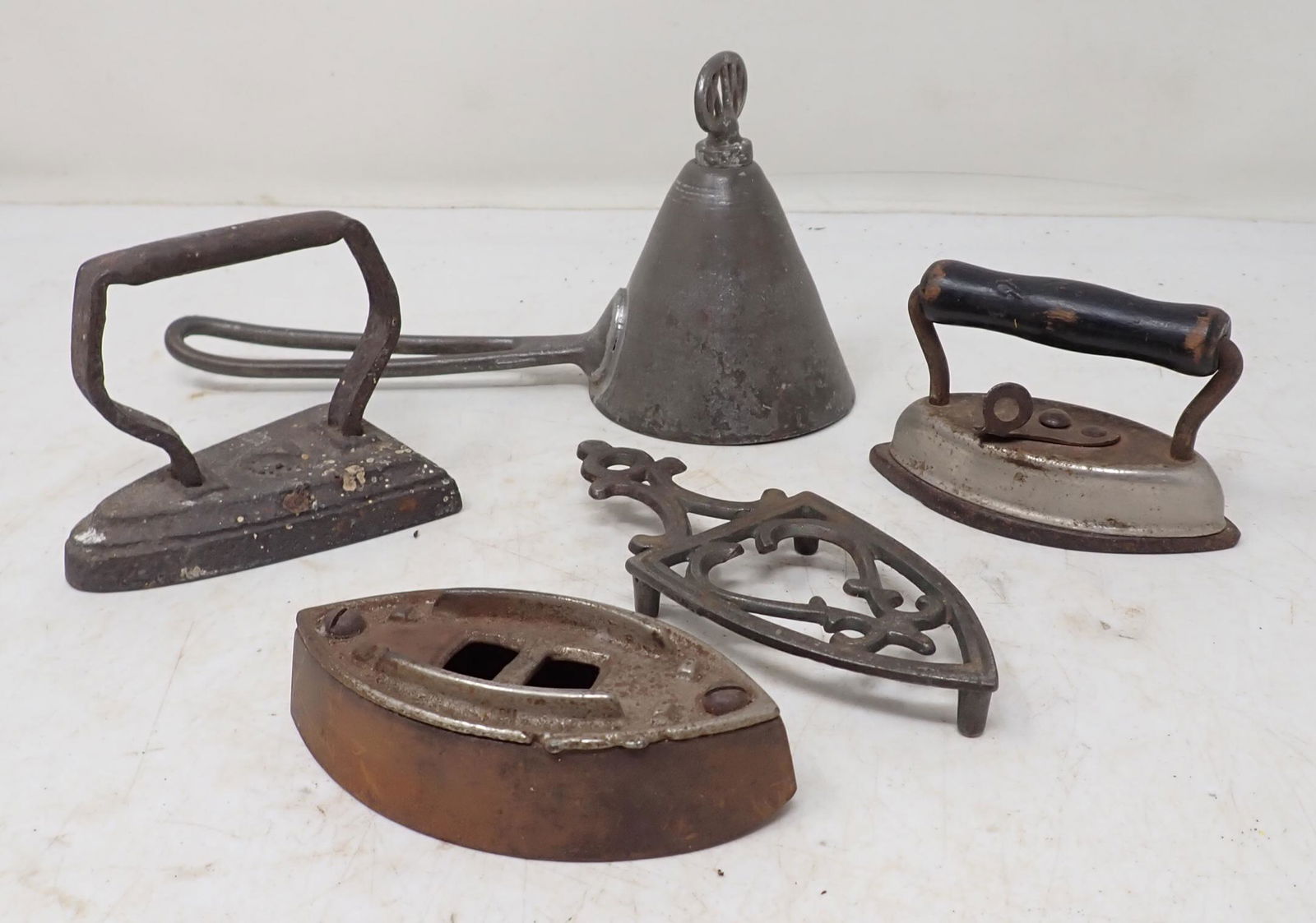 Ice Cream Scoop Miniature Trivet & Sad Irons (1 of 2)