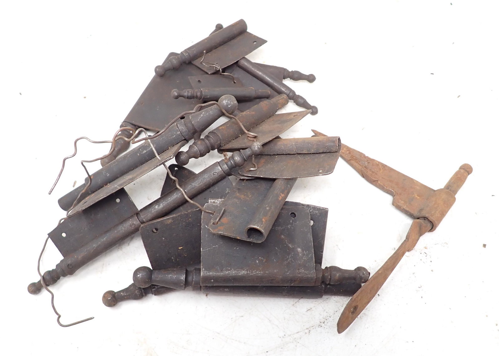 Hinges / Hardware: Getting all pictured