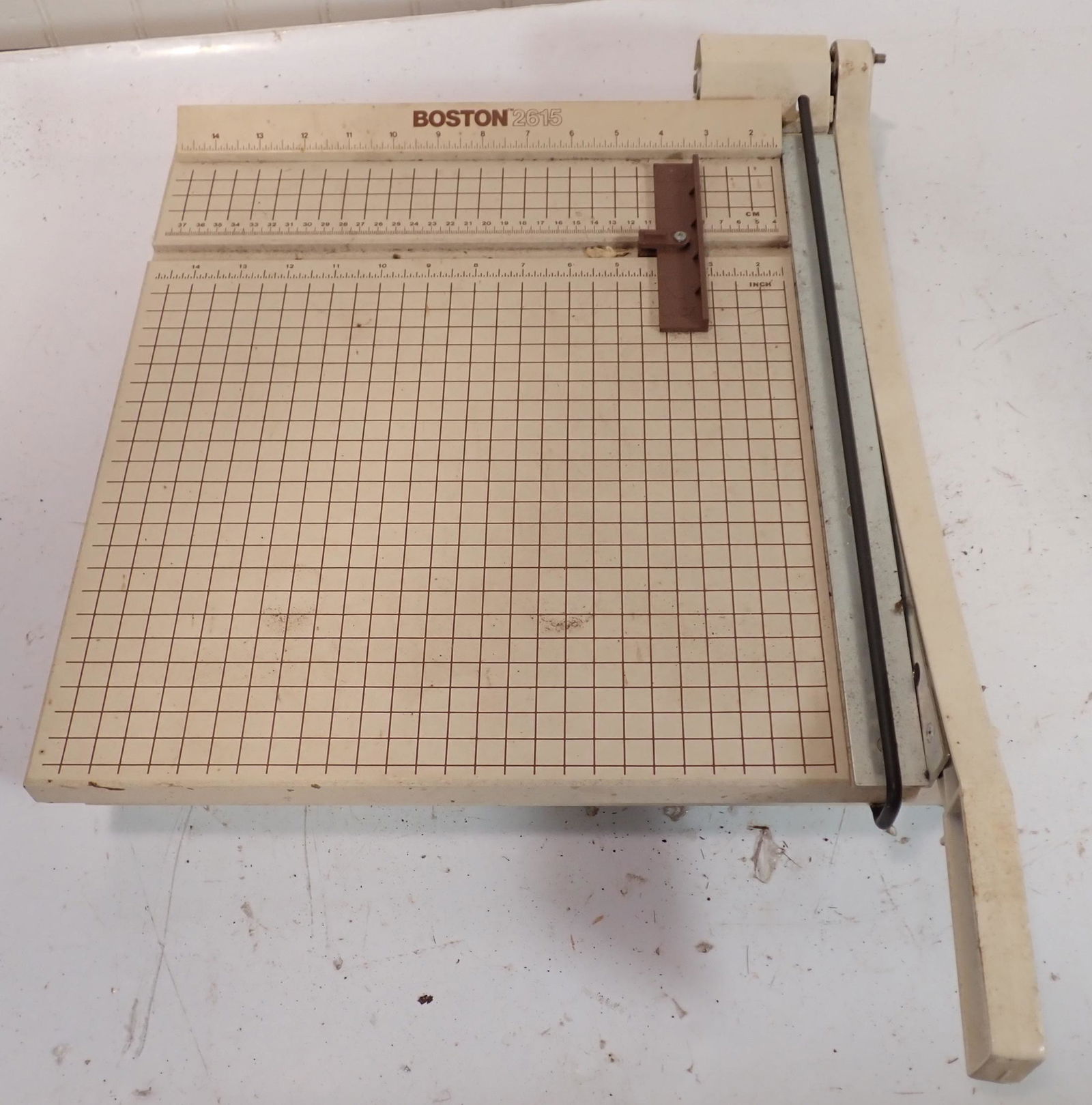 Boston 2615 Paper Cutter (1 of 2)