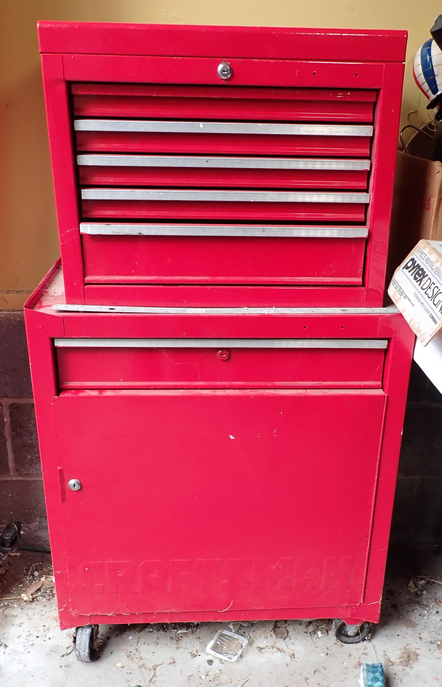 Craftsman Rolling Tool Chest (1 of 7)