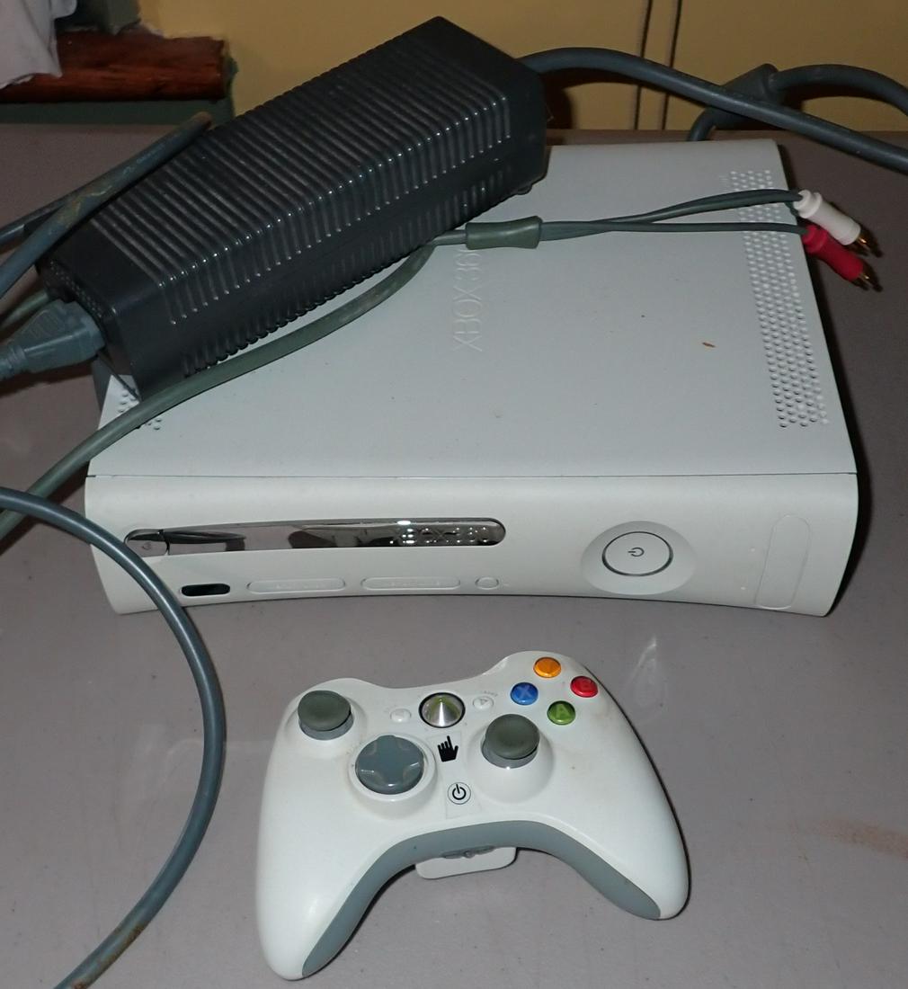 Xbox 360 Game Console (1 of 3)