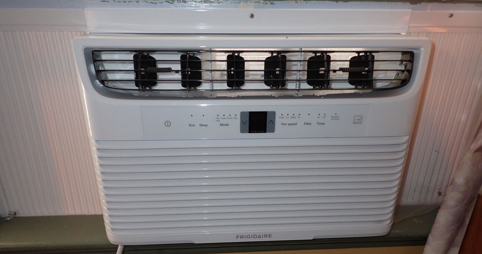 Frigidaire Window Air Conditioner (1 of 2)