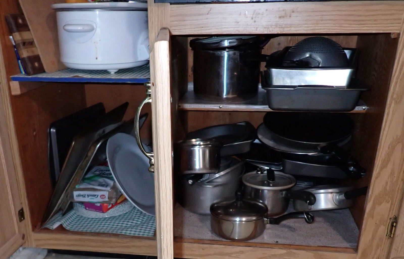 Contents of Kitchen Counter and Cabinets (1 of 14)