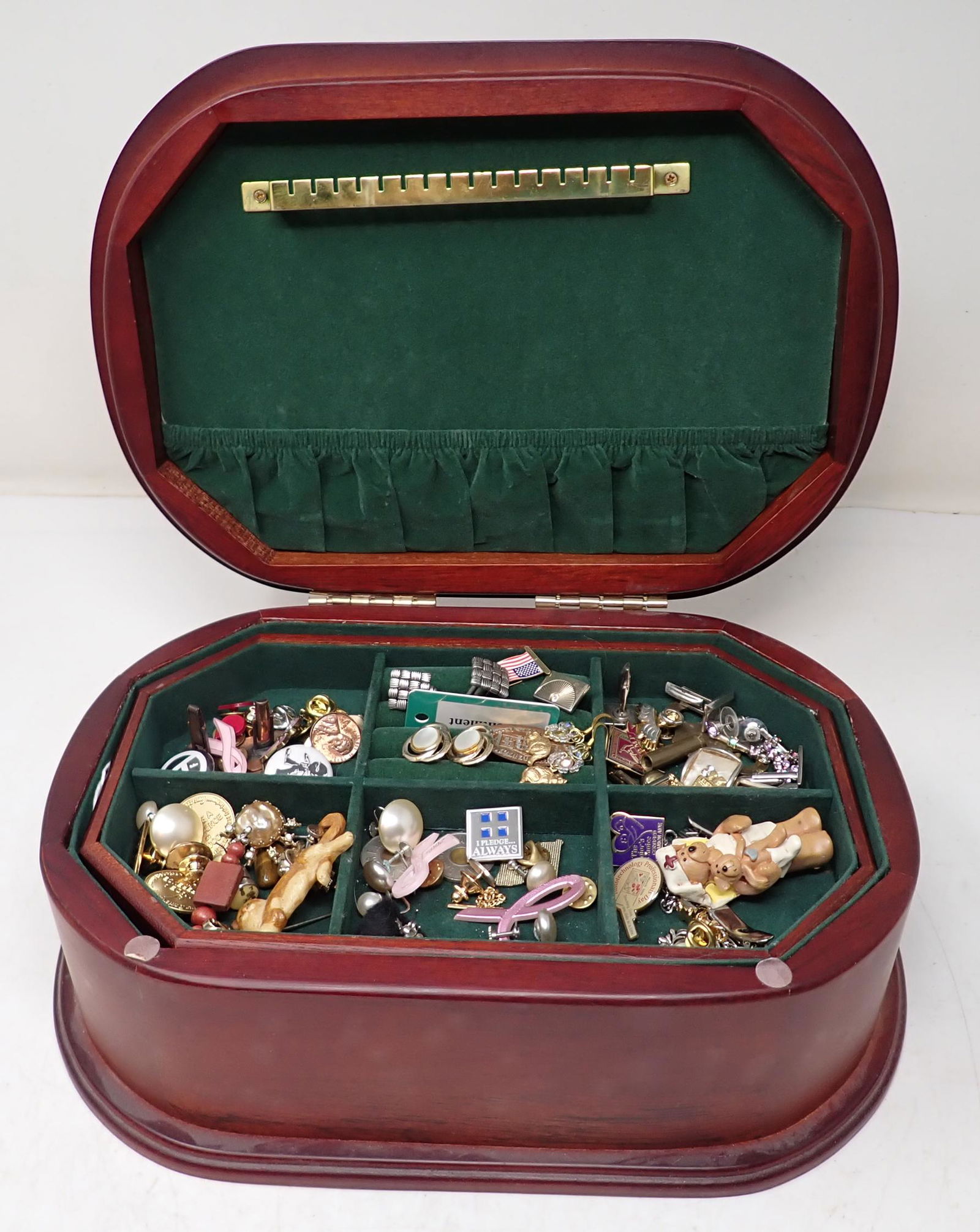 Cufflinks Pins Jewelry Box & Misc (1 of 5)