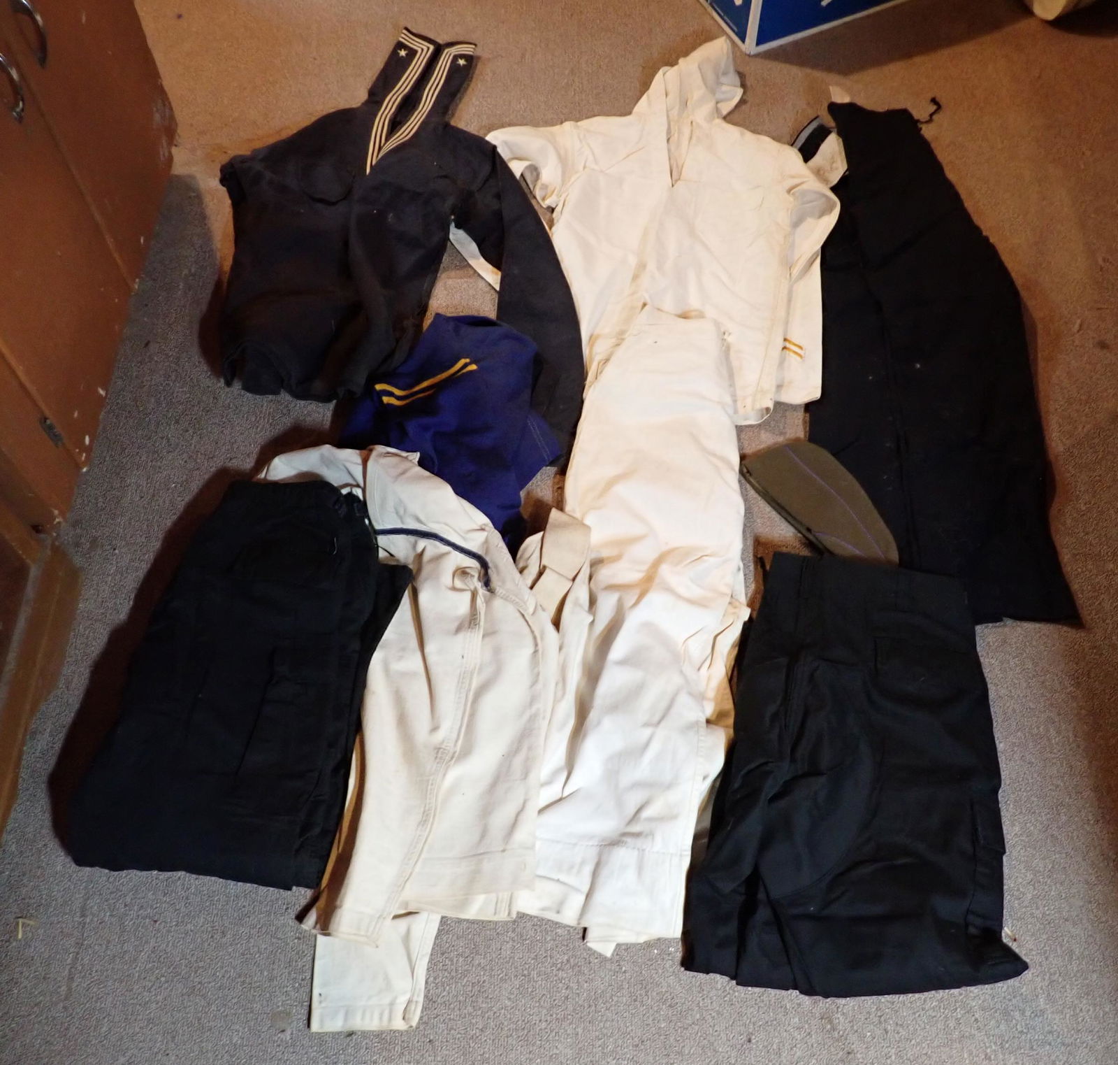 Navy Uniform Clothing & Misc (1 of 5)
