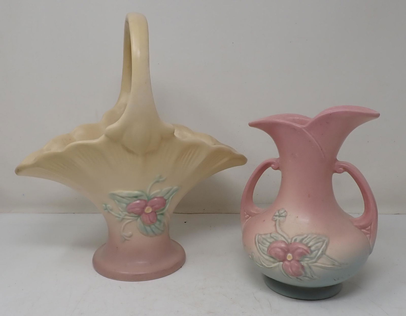 Hull Pottery Basket & Vase (1 of 2)