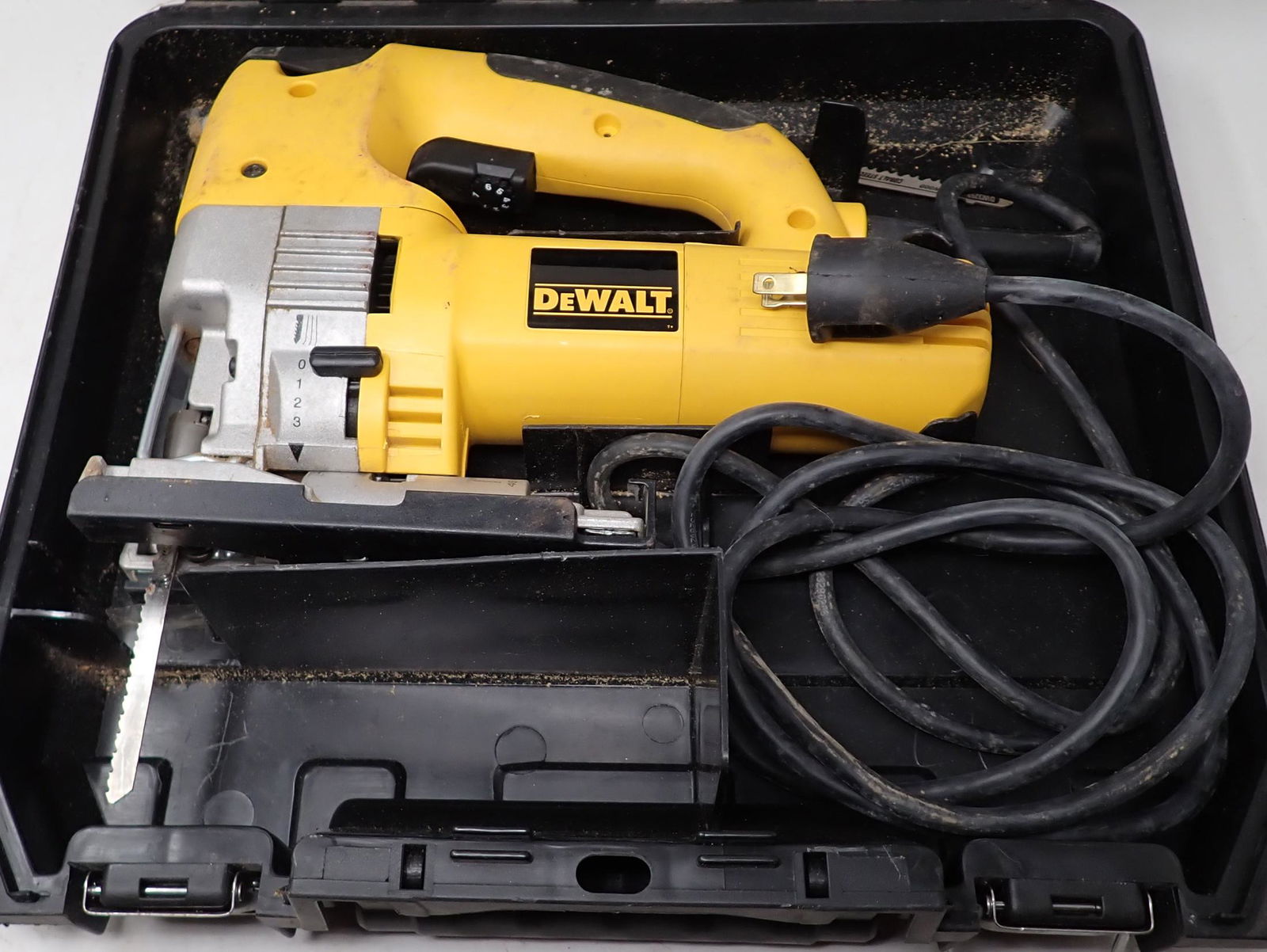DeWalt Orbital Jig Saw (1 of 3)
