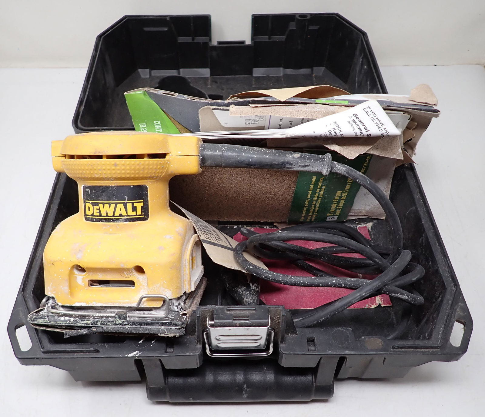 Dewalt Sander (1 of 2)