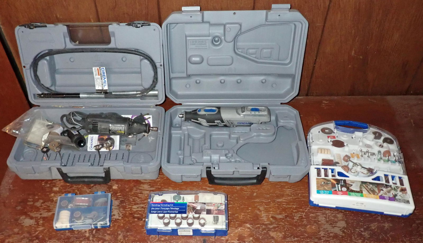 Dremels and Attachments (1 of 6)