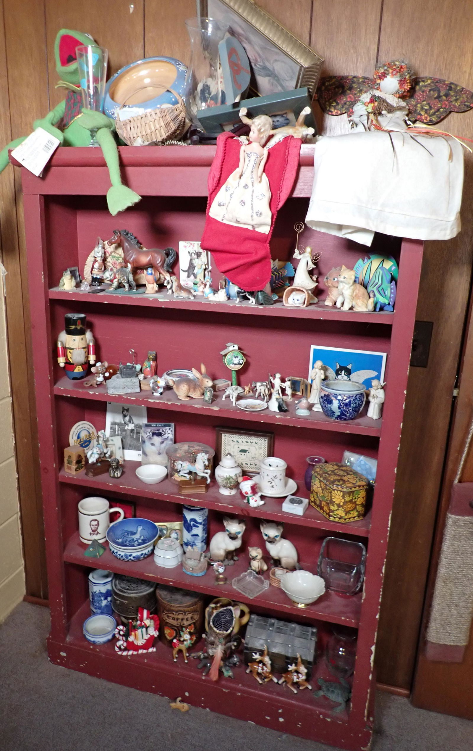 Shelf Knick Knacks & Misc (1 of 9)