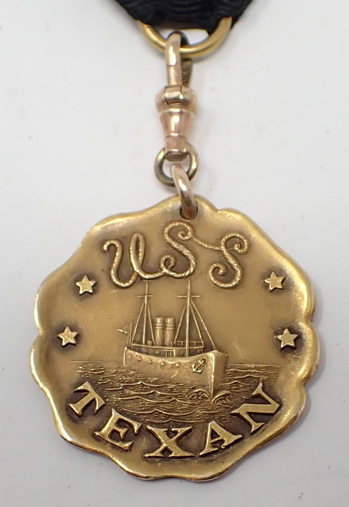 10kt Gold USS Texan Medal (1 of 4)