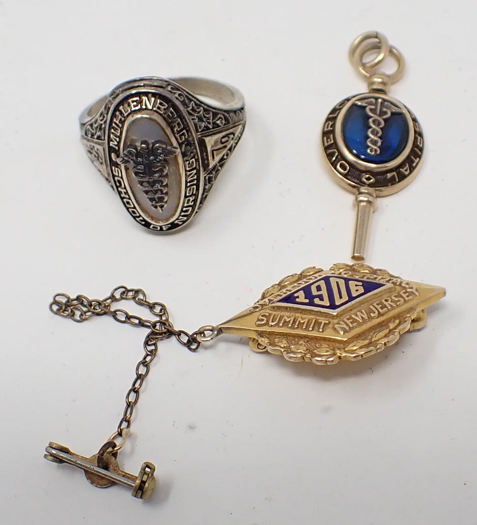 10kt Gold Muhlenberg Nursing School Ring (1 of 9)