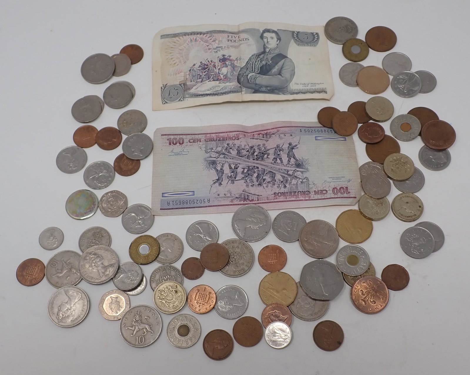 Foreign Coins and Paper Money: Getting all pictured