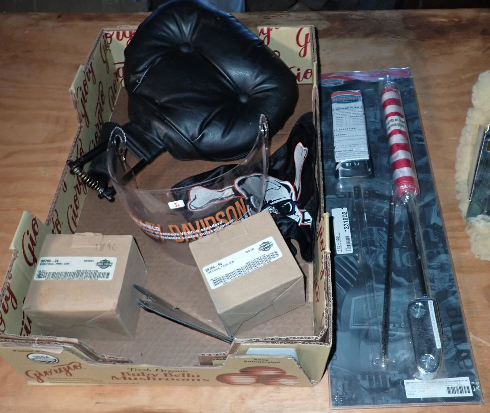 Harley Davidson Turn Signals Flag Kit & Misc (1 of 6)