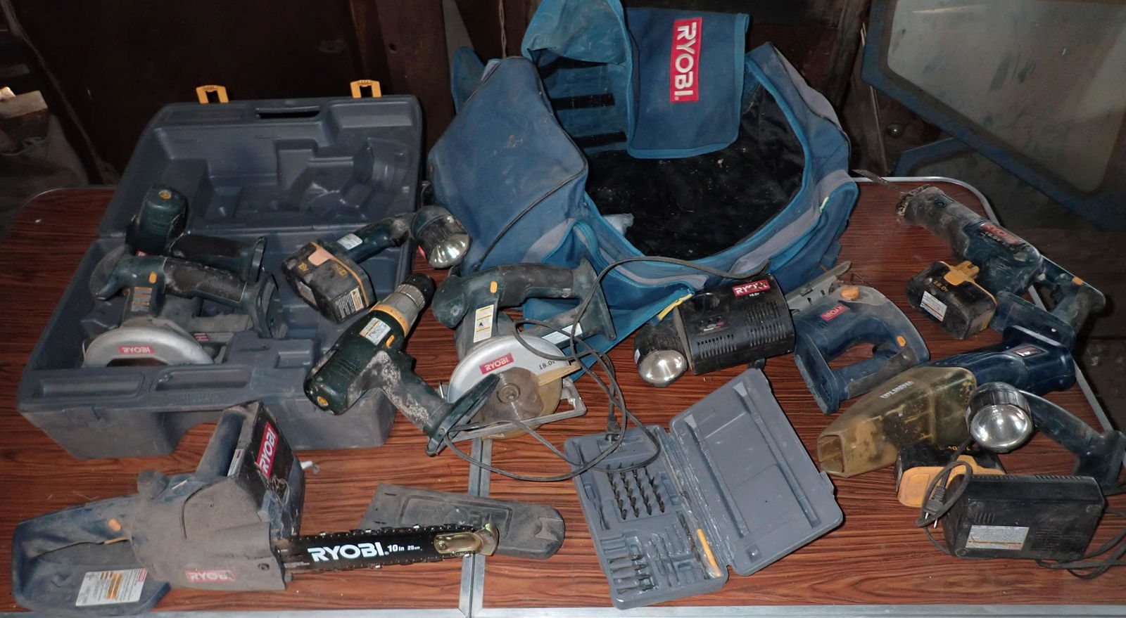 Ryobi Cordless Tools incl Chainsaw (1 of 5)