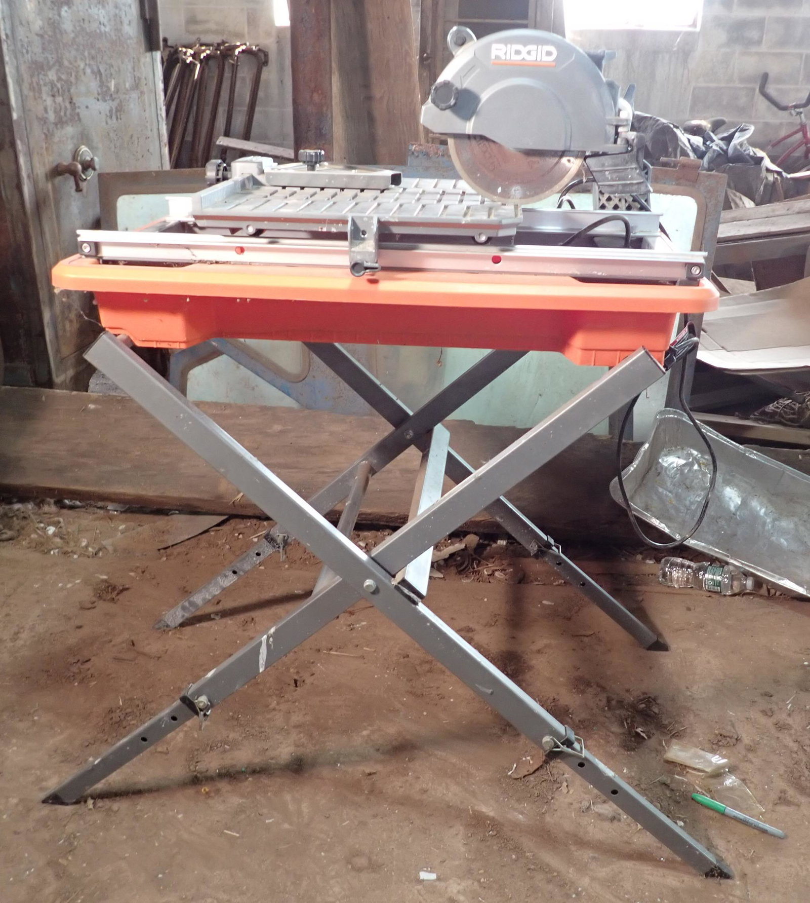 Rigid R4030 7" Tile Saw w/ Stand (1 of 5)