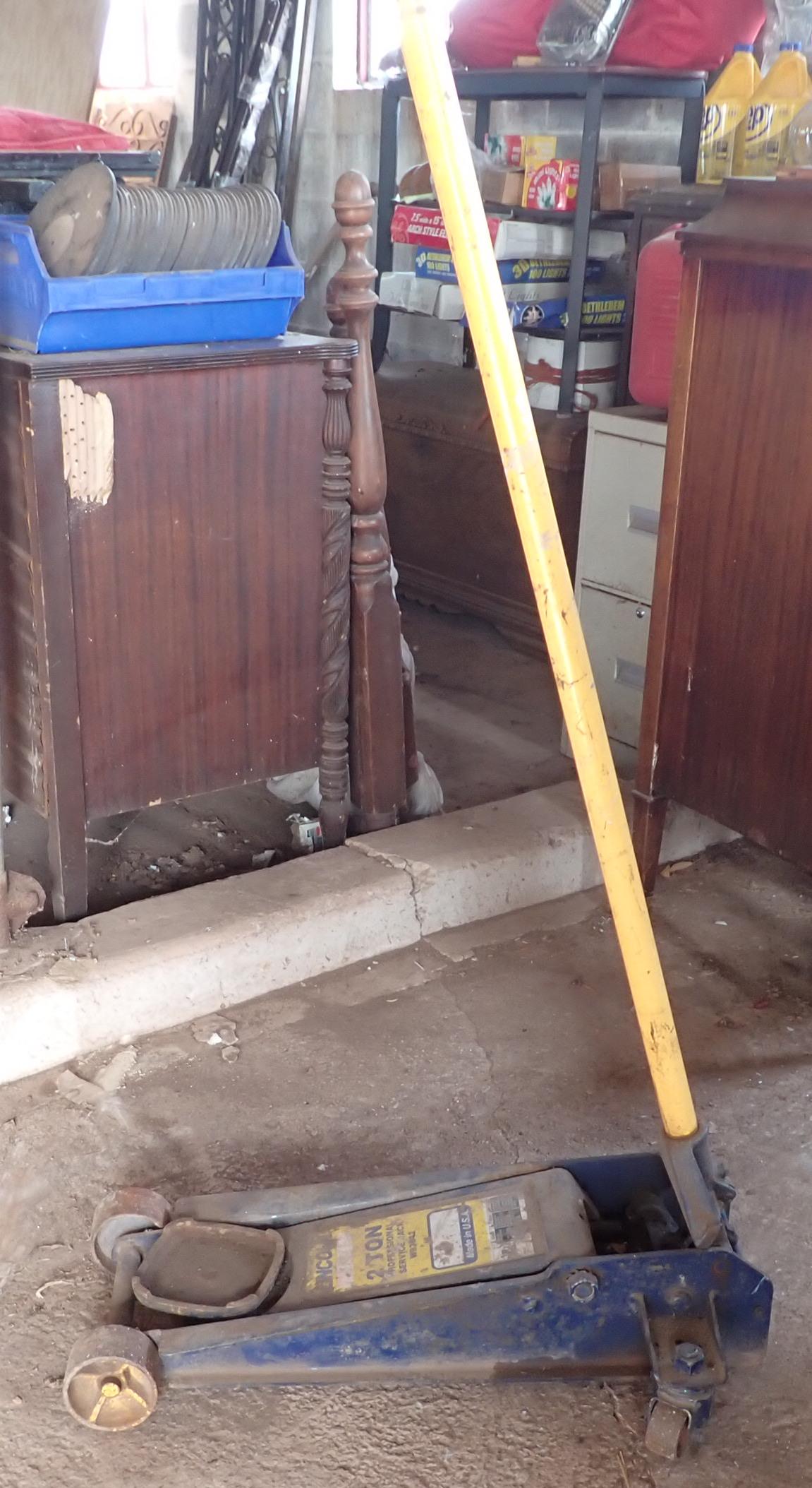 Lincoln 2 Ton Proffesional Service Jack (1 of 2)