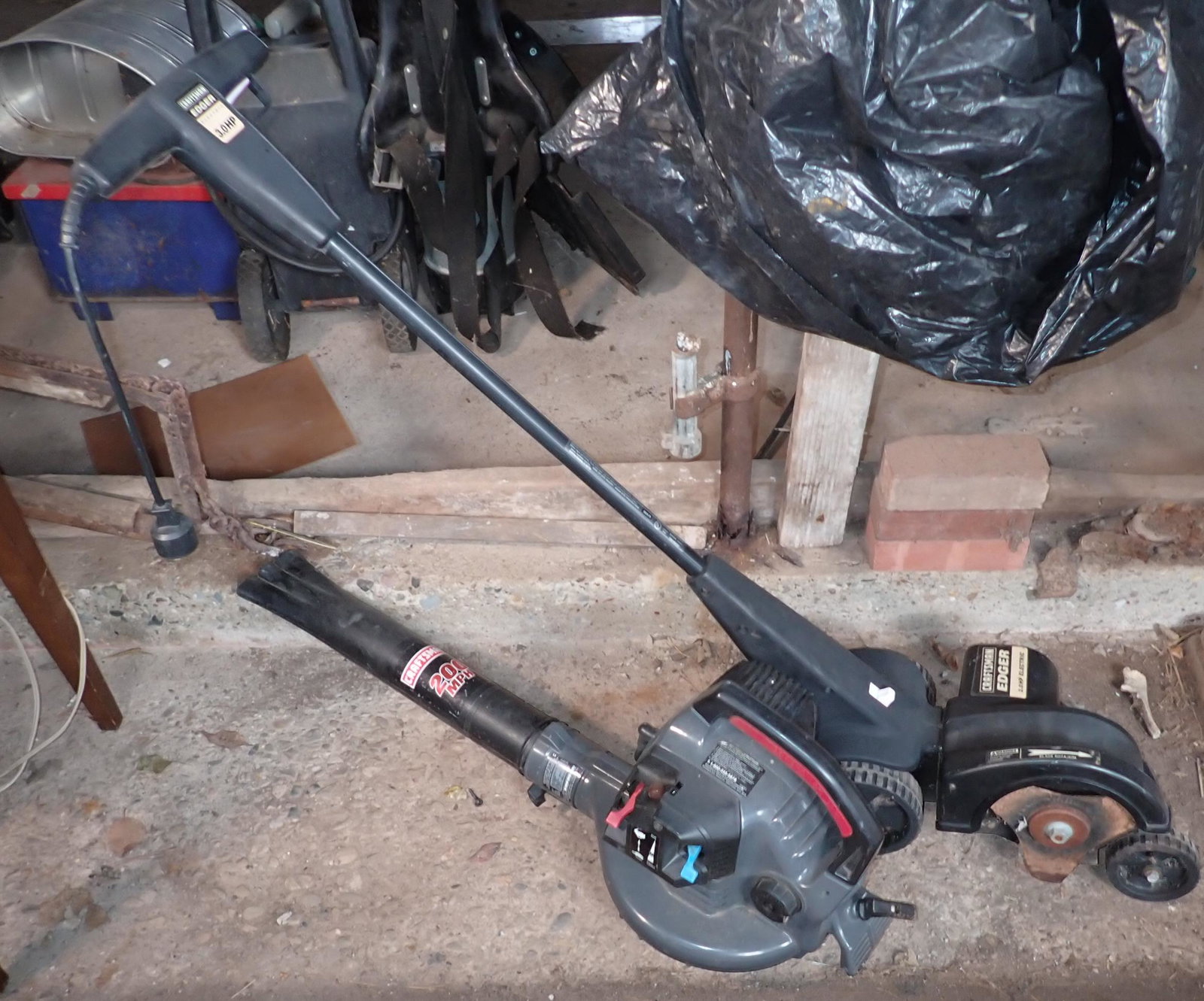 Craftsman Blower & Electric Edger (1 of 2)