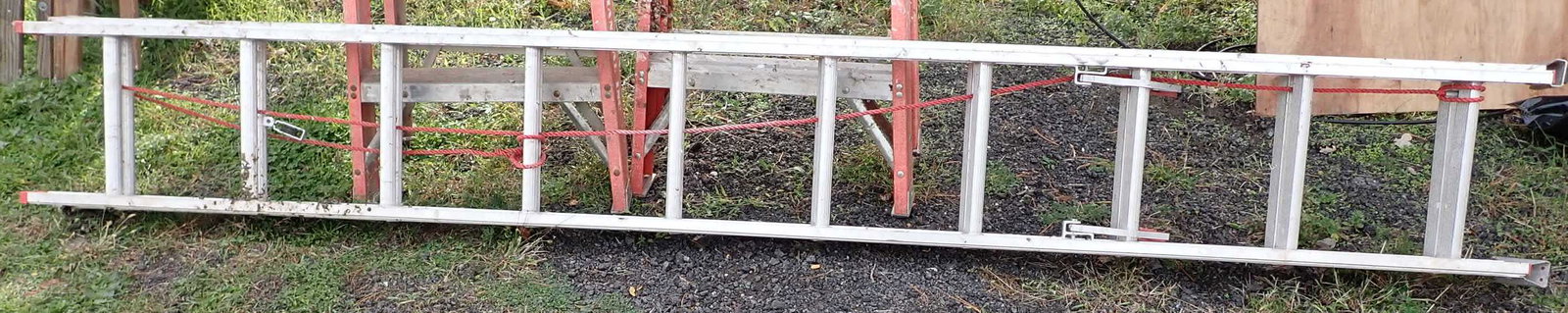 Werner 20' Aluminum Extension Ladder (1 of 2)