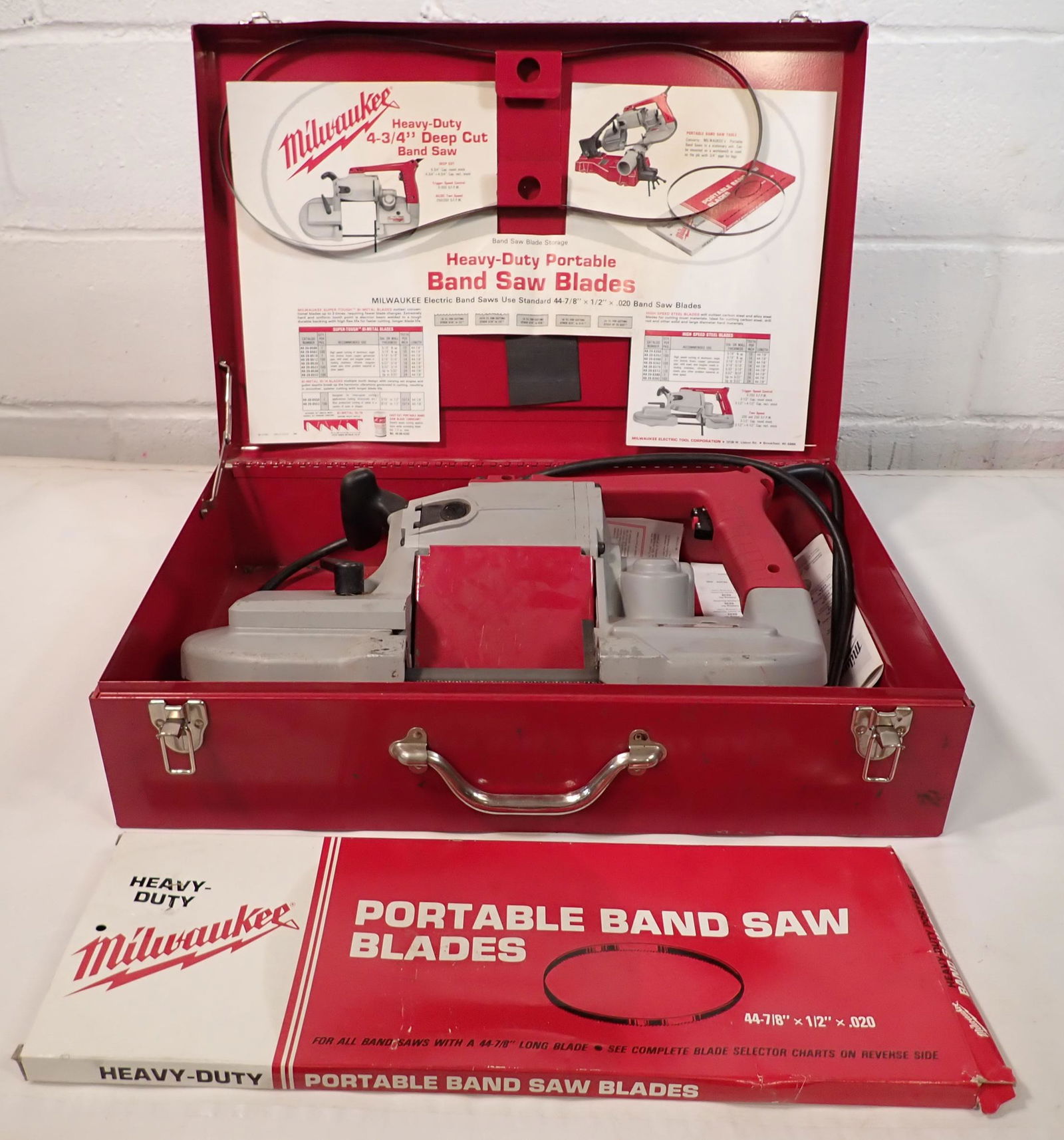 Milwaukee Heavy Duty Portable Band Saw (1 of 6)