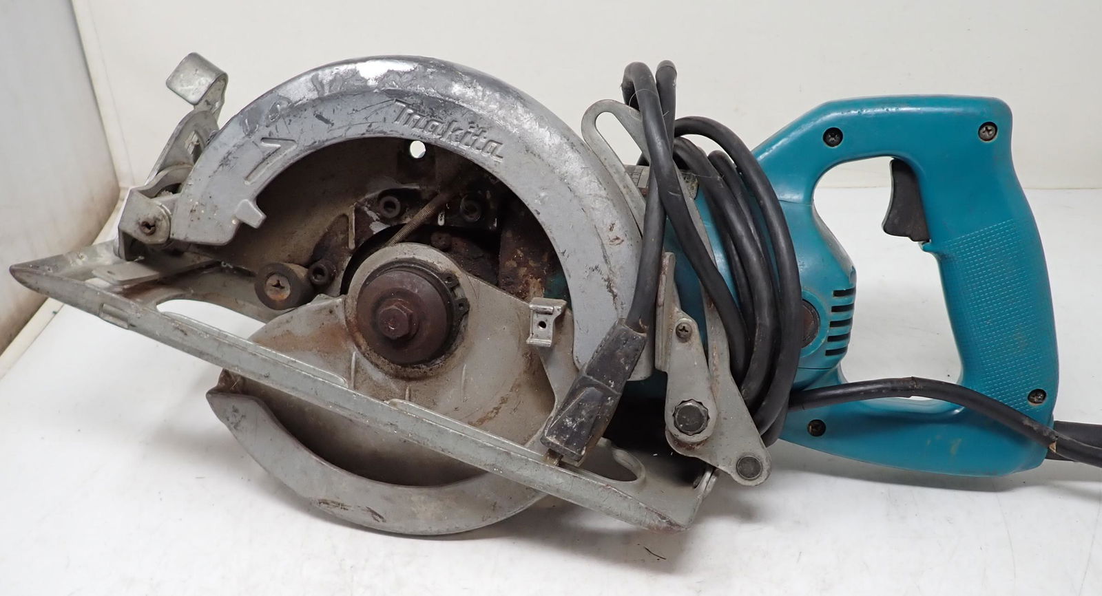Makita 7 1/4" Circular Saw (1 of 2)