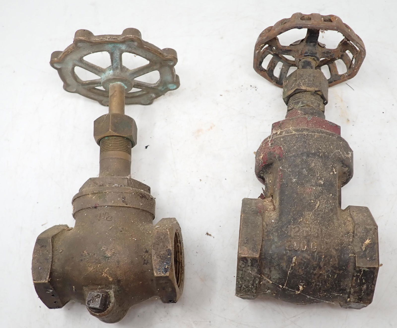 2 Brass Valves (1 of 2)