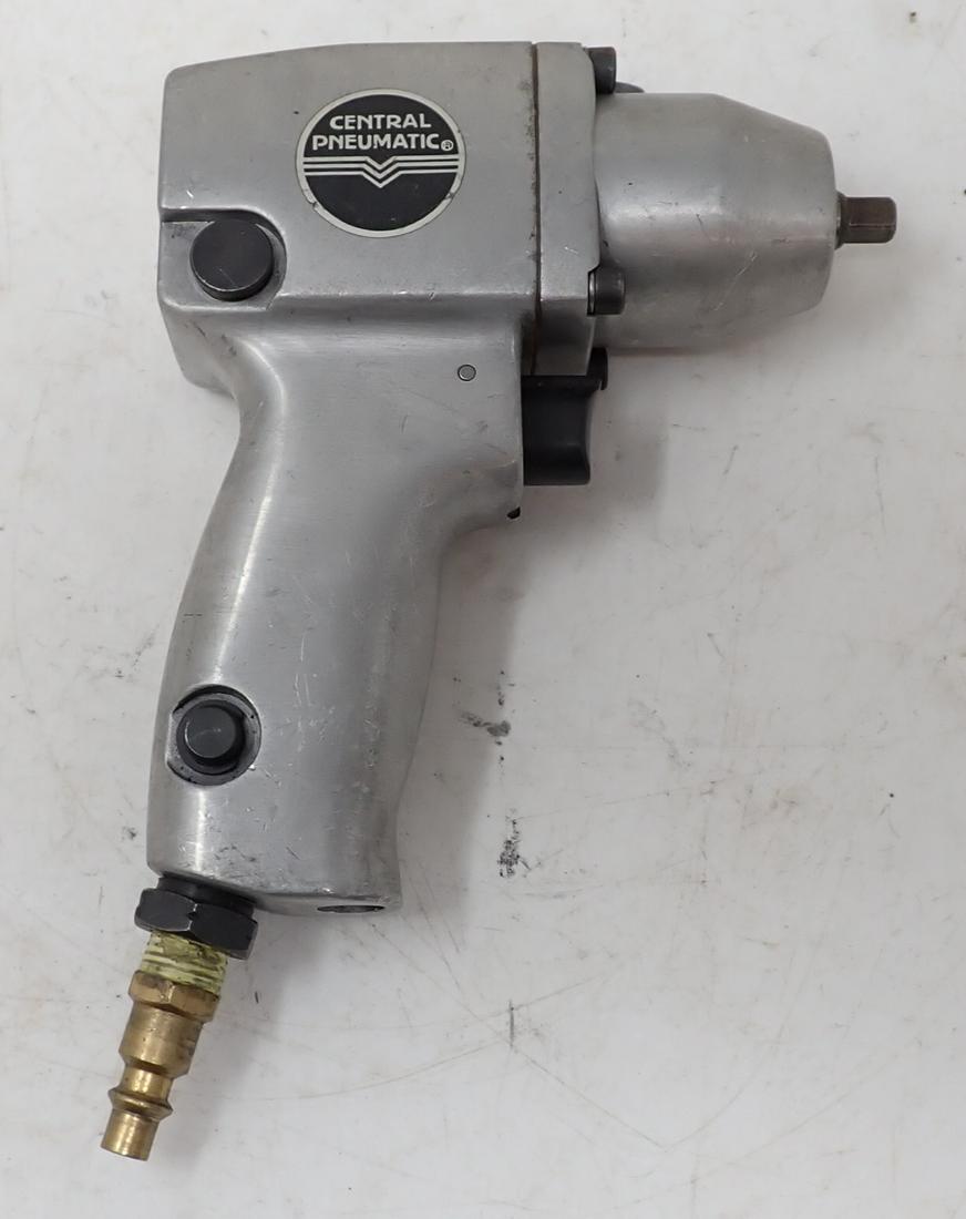 Central Pneumatic 1/4" Drive Impact Wrench (1 of 3)