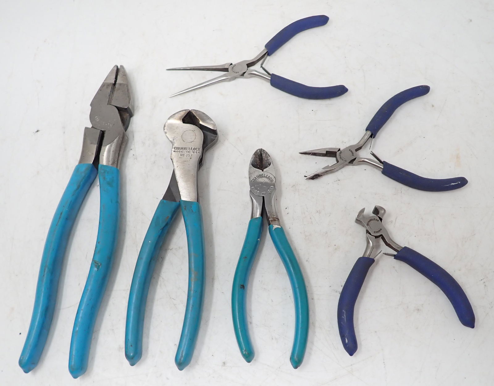 Channellock Linesmans Needlenose Pliers Snips (1 of 3)