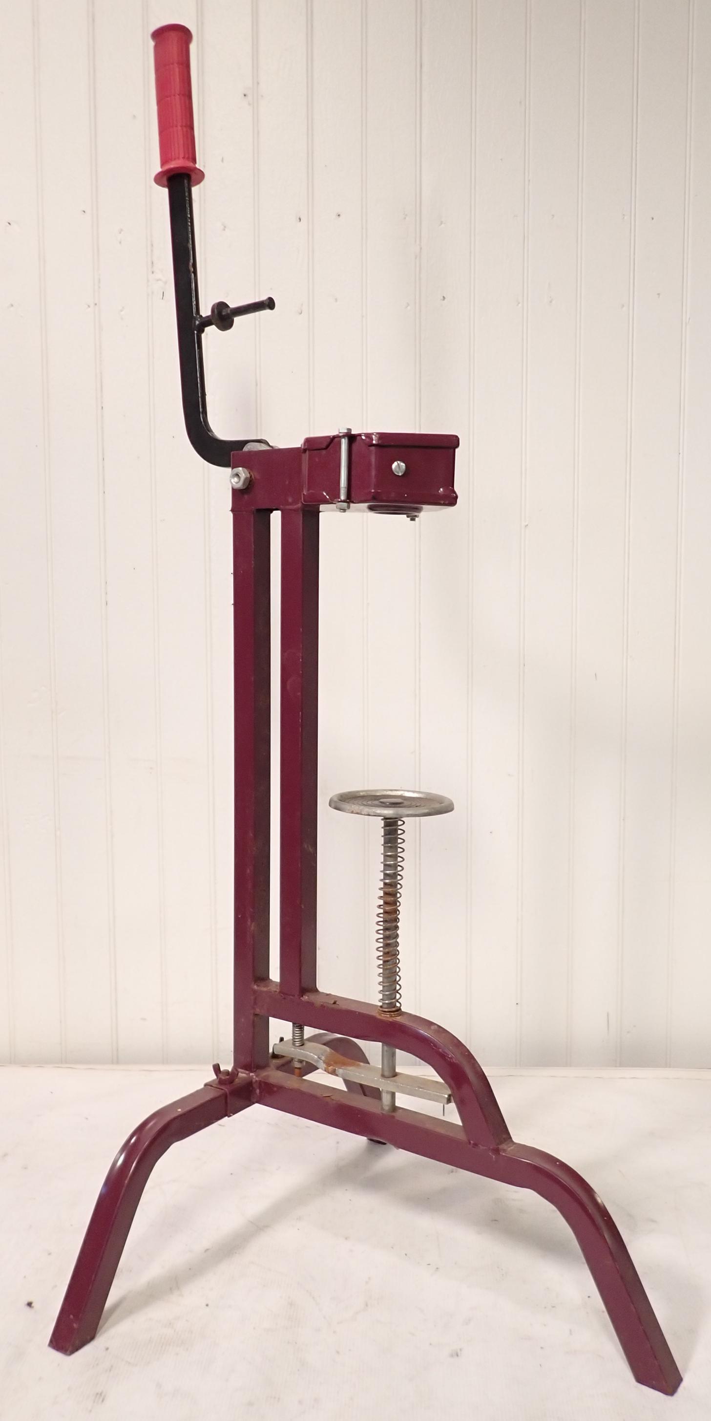 Bottle Corker (1 of 2)