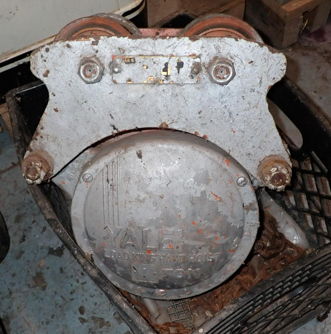 Yale Load King 1 Ton Chain Hoist (1 of 3)