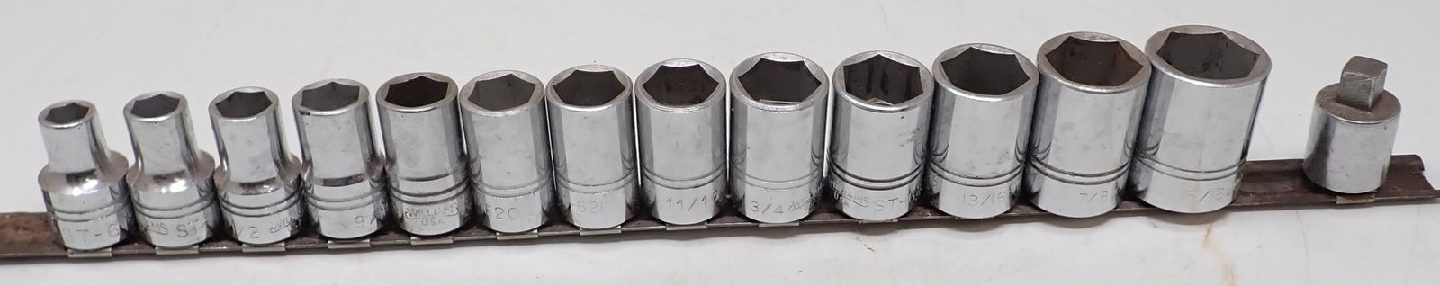 Williams 1/2" Drive SAE Sockets (1 of 3)