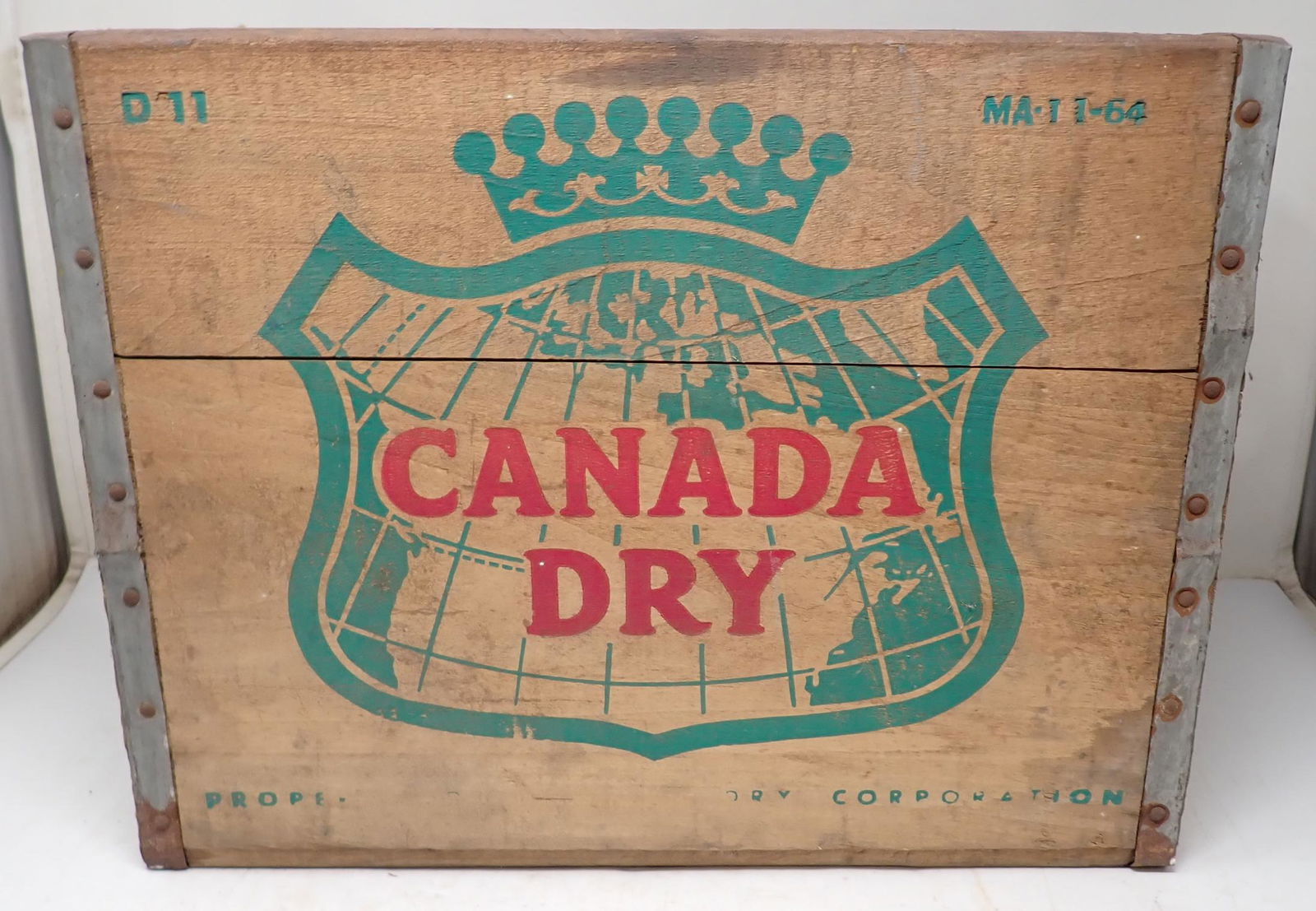 Canada Dry Wooden Crate (1 of 5)