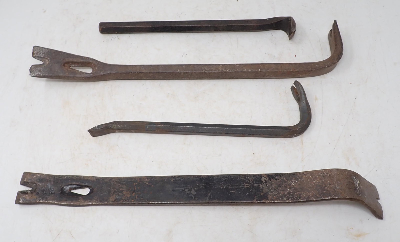 Pry Bars: Longest is approx 16" long