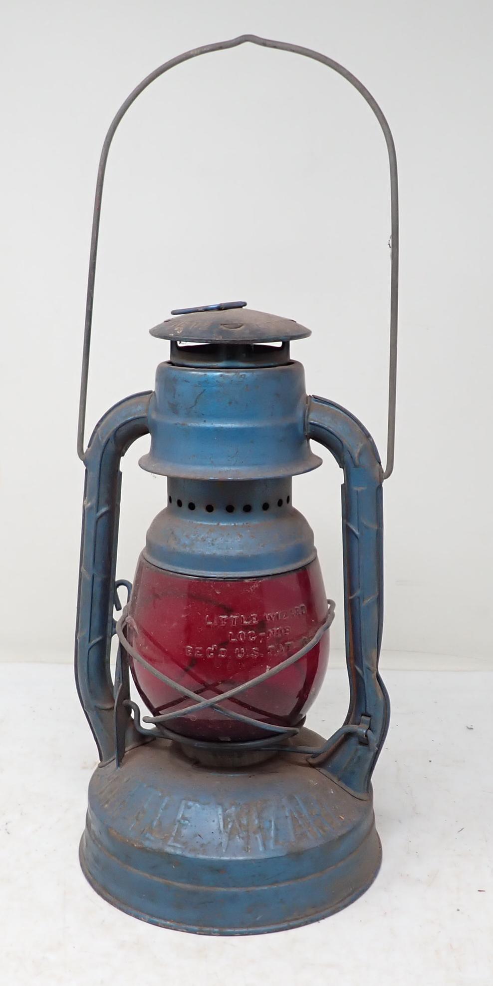 Dietz Little Wizard Barn Lantern (1 of 4)