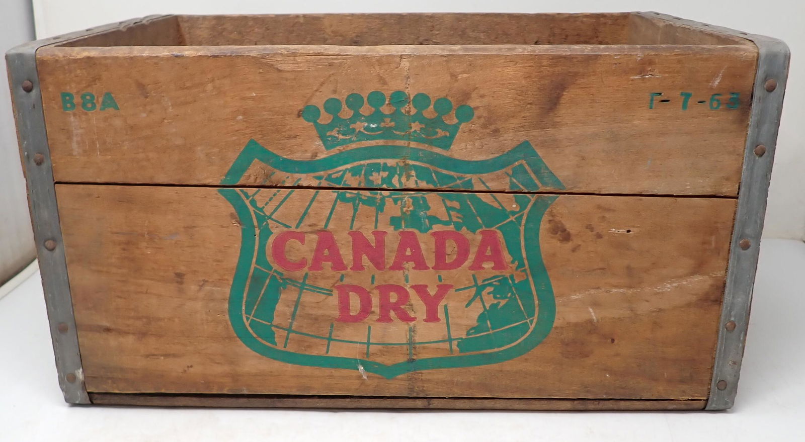 Canada Dry Wooden Crate (1 of 6)