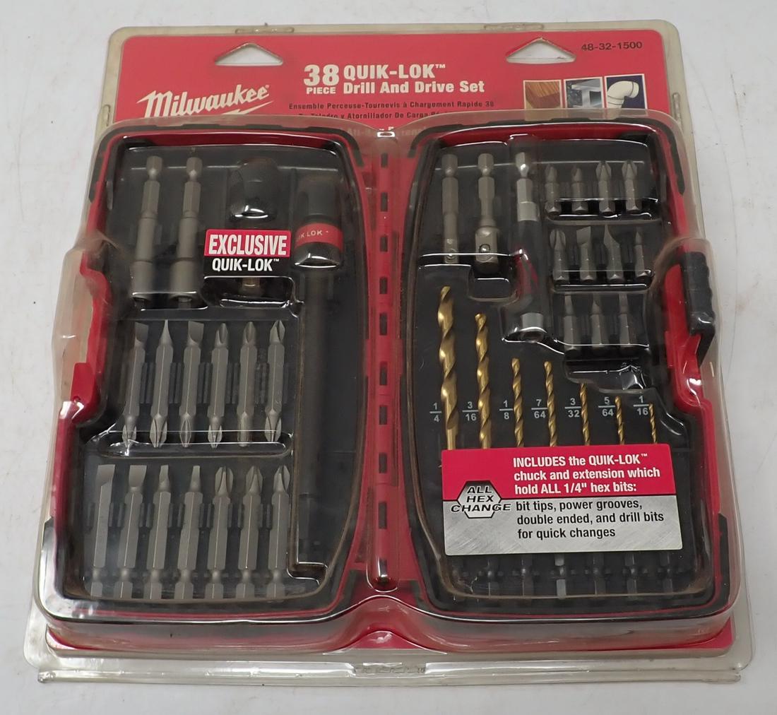 Milwaukee 38pc Drill & Drive Set (1 of 2)